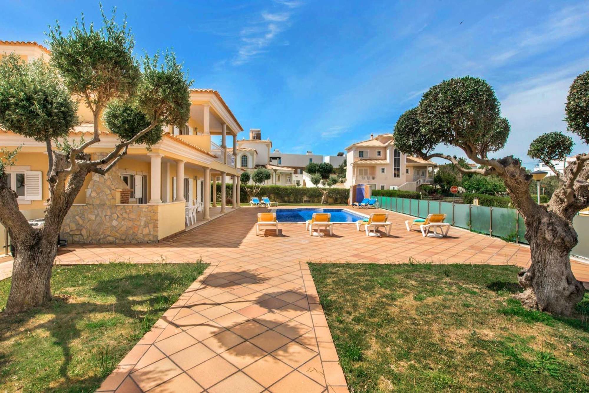 Villa Das Oliveiras Amazing Location Walk To Marina Restaurants Beach Albufeira Dış mekan fotoğraf