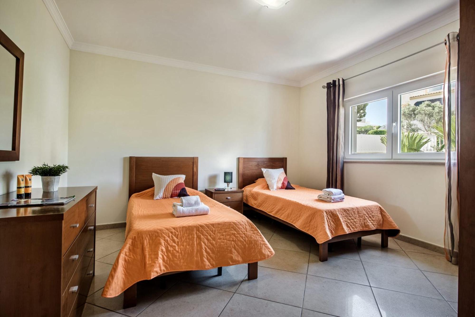 Villa Das Oliveiras Amazing Location Walk To Marina Restaurants Beach Albufeira Dış mekan fotoğraf